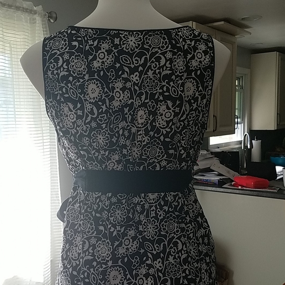 Like new maternity dress - Picture 3 of 3